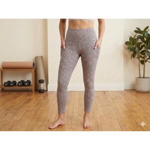Athleta Salutation Stash Pocket II Printed 7/8 Tight Grey Cheetah Leggings S